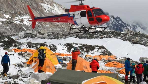 Новые трупы обнаружены на Эвересте