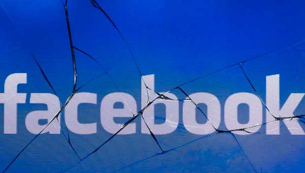 Facebook признает что хранит незашифрованные пароли